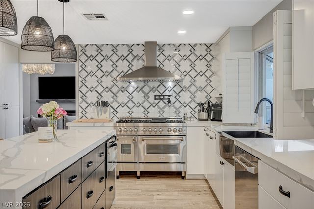 246 Windsong Drive, Henderson, NV 89074