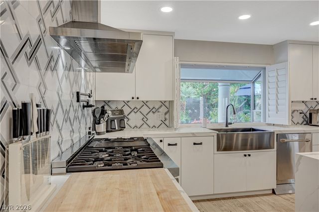 246 Windsong Drive, Henderson, NV 89074