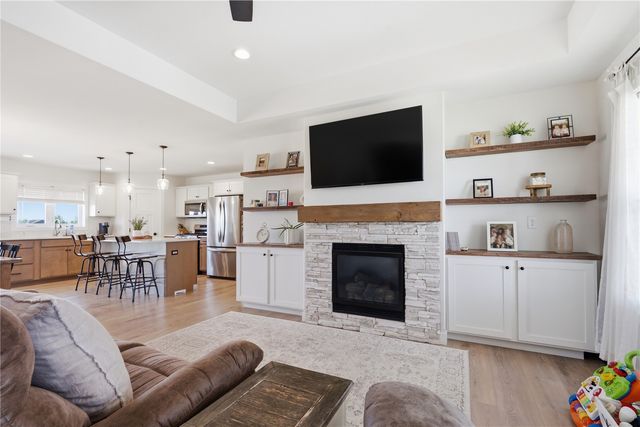 404 Donald Drive, Alburnett, IA 52202
