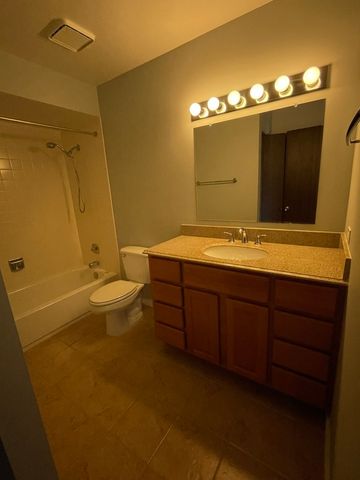 1018 CASTILIAN Court 205, Glenview, IL 60025