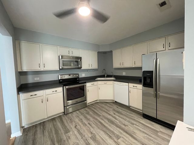 1018 CASTILIAN Court 205, Glenview, IL 60025