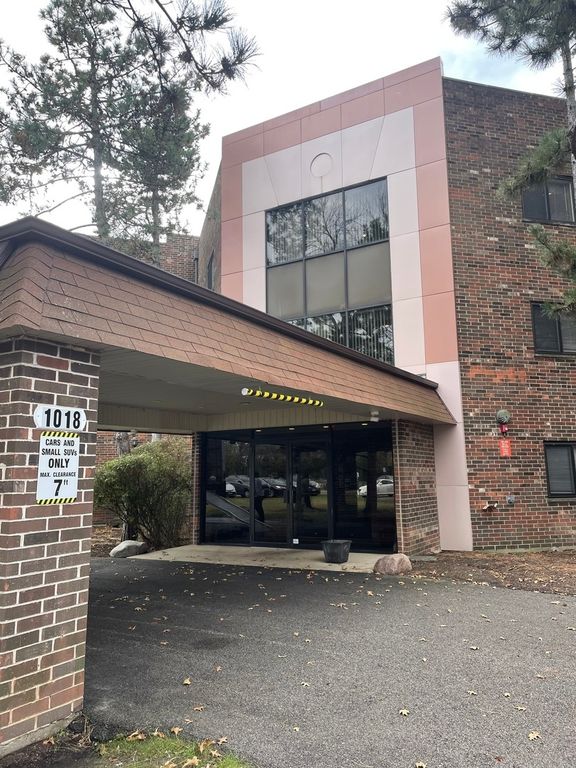 1018 CASTILIAN Court 205, Glenview, IL 60025