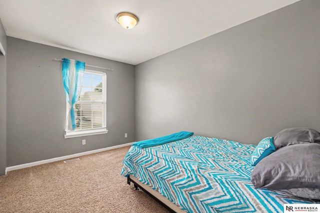 19509 V Street, Omaha, NE 68135