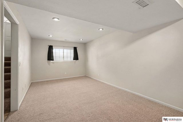 19509 V Street, Omaha, NE 68135