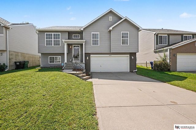 19509 V Street, Omaha, NE 68135