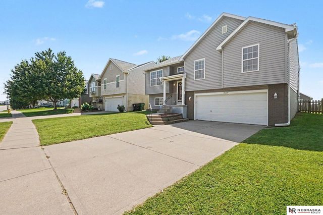 19509 V Street, Omaha, NE 68135