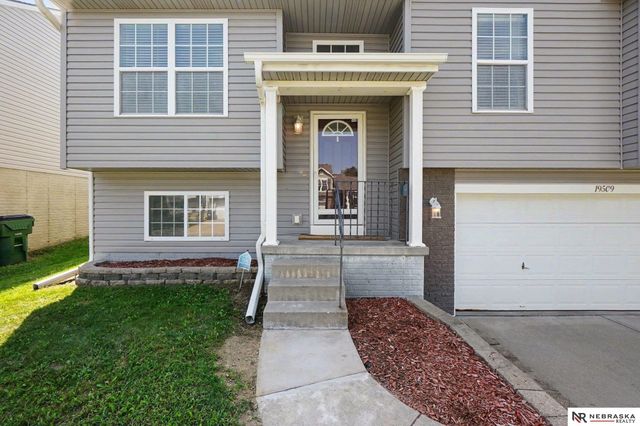 19509 V Street, Omaha, NE 68135