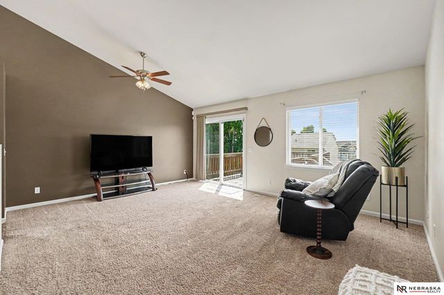 19509 V Street, Omaha, NE 68135