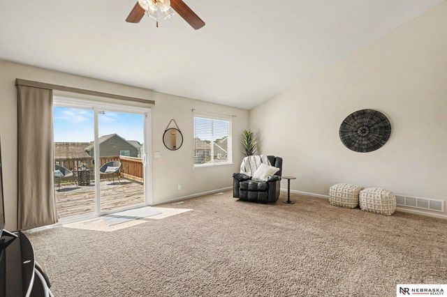 19509 V Street, Omaha, NE 68135