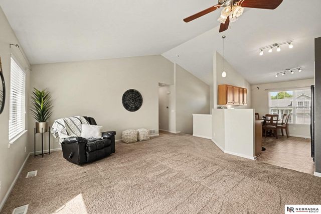 19509 V Street, Omaha, NE 68135