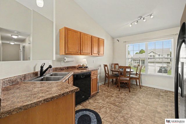 19509 V Street, Omaha, NE 68135