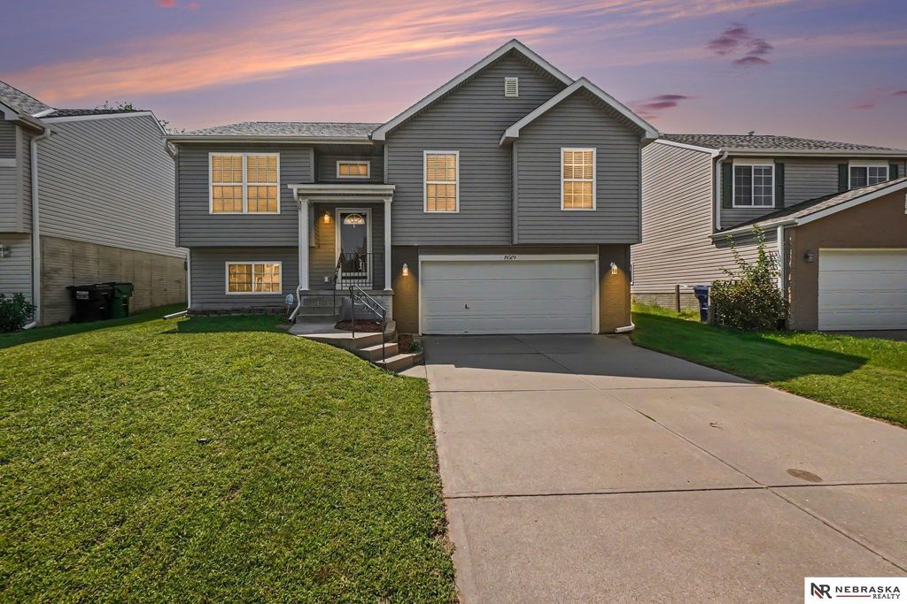 19509 V Street, Omaha, NE 68135