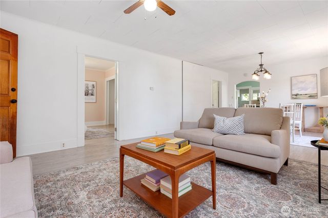 3320 Lindsay Avenue, Bellingham, WA 98229