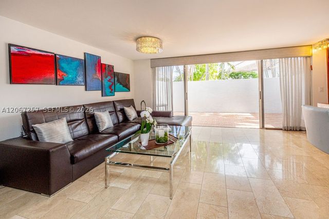 20935 NE 37th Ct, Aventura, FL 33180