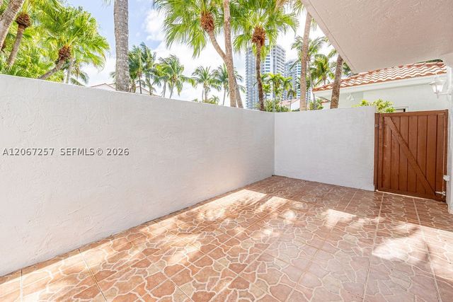 20935 NE 37th Ct, Aventura, FL 33180