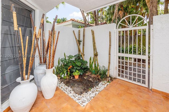 20935 NE 37th Ct, Aventura, FL 33180