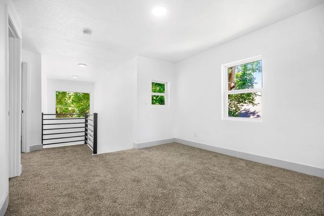 731 S Main Street, Ottawa, KS 66067