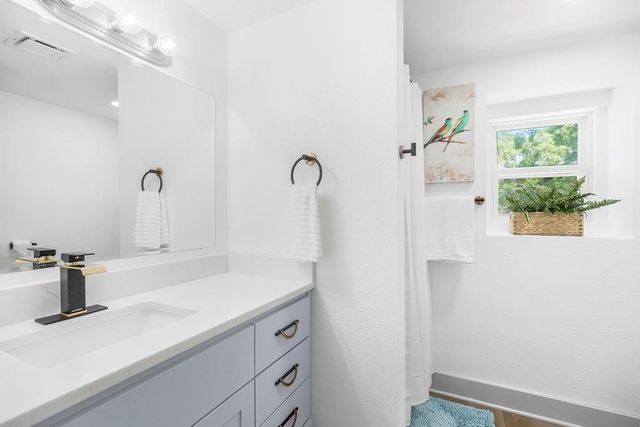 731 S Main Street, Ottawa, KS 66067