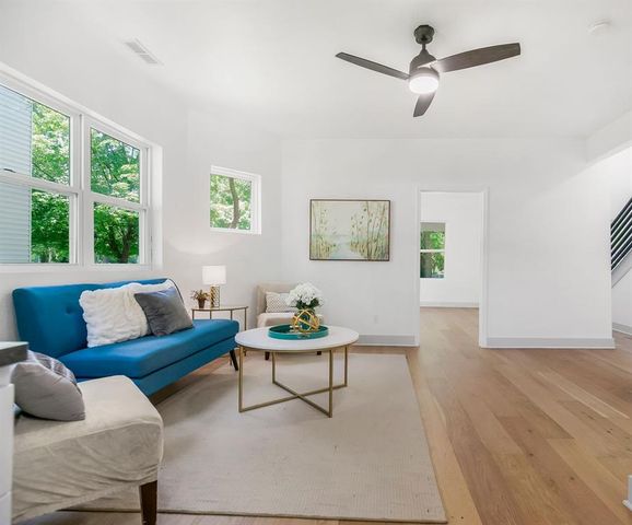 731 S Main Street, Ottawa, KS 66067