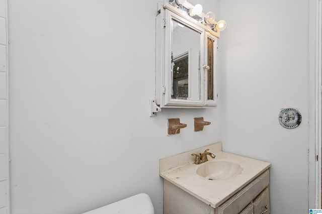 2016 CENTER WAY S, Birmingham, AL 35205