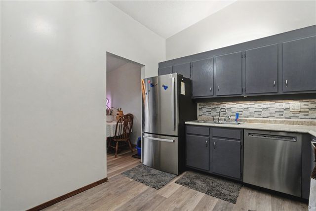 2955 Bowling Street SW 238, Cedar Rapids, IA 52404