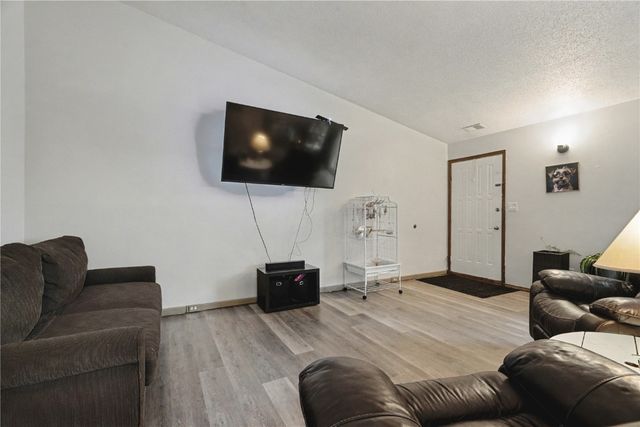 2955 Bowling Street SW 238, Cedar Rapids, IA 52404