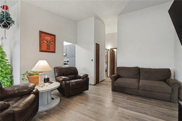 2955 Bowling Street SW 238, Cedar Rapids, IA 52404