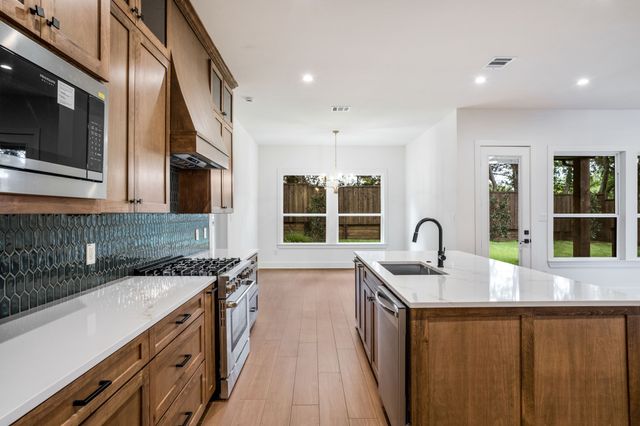 1908 Heritage Knoll Drive, Sherman, TX 75092
