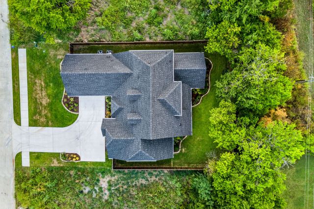 1908 Heritage Knoll Drive, Sherman, TX 75092