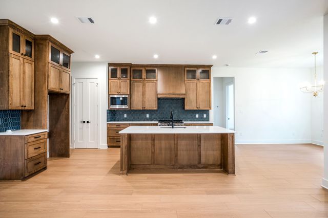 1908 Heritage Knoll Drive, Sherman, TX 75092