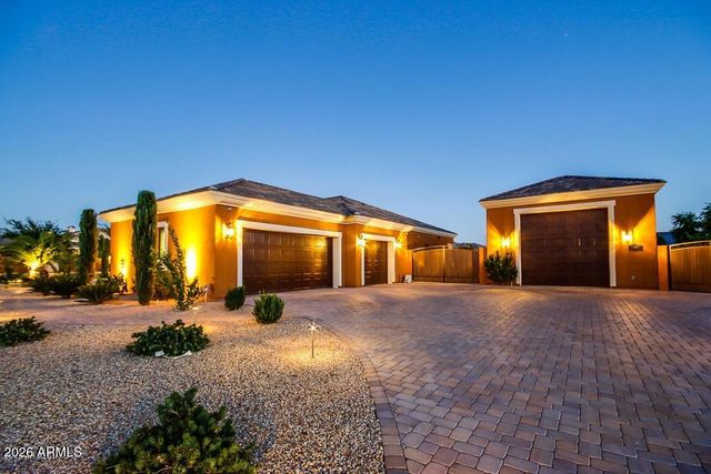 2347 E SANOQUE Court, Gilbert, AZ 85298