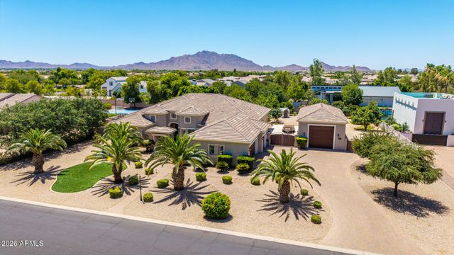 2347 E SANOQUE Court, Gilbert, AZ 85298