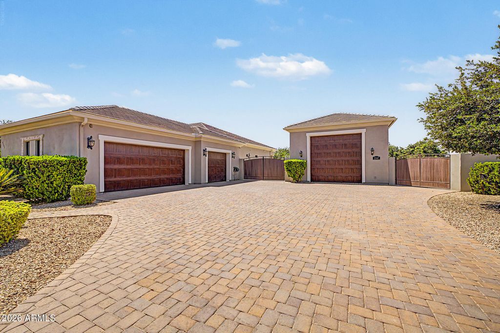 2347 E SANOQUE Court, Gilbert, AZ 85298
