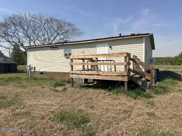 1132 E Park Road, Williamston, NC 27892