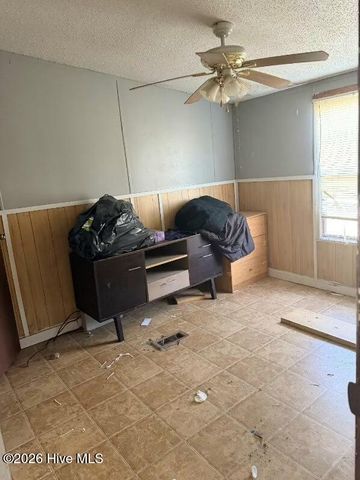 1132 E Park Road, Williamston, NC 27892