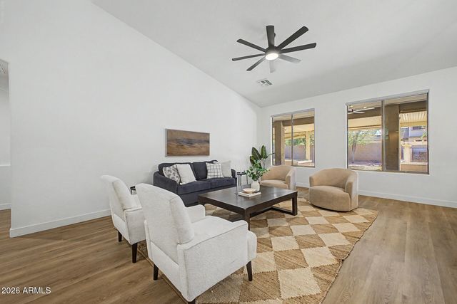 11806 N 142ND Drive, Surprise, AZ 85379