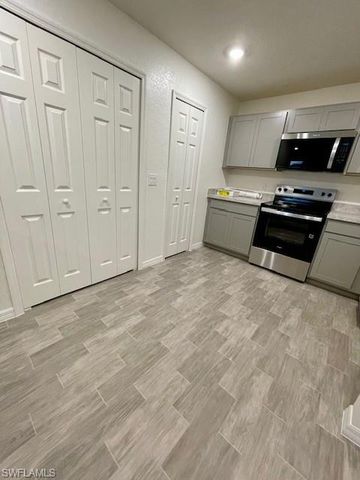 206 NW 13th TER, Cape Coral, FL 33993