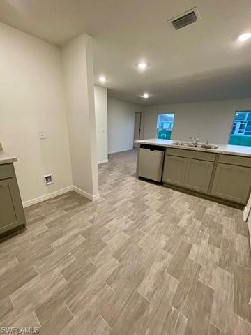 206 NW 13th TER, Cape Coral, FL 33993