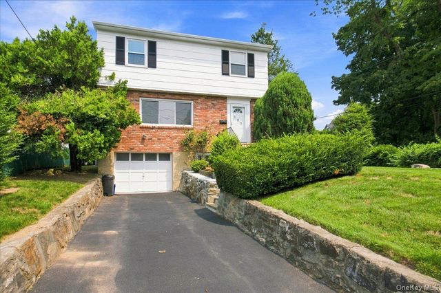 107 Lakeview Avenue, Scarsdale, NY 10583