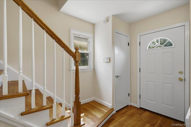 107 Lakeview Avenue, Scarsdale, NY 10583