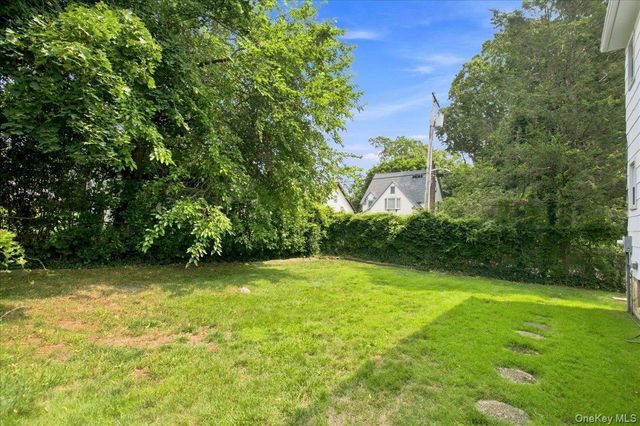 107 Lakeview Avenue, Scarsdale, NY 10583