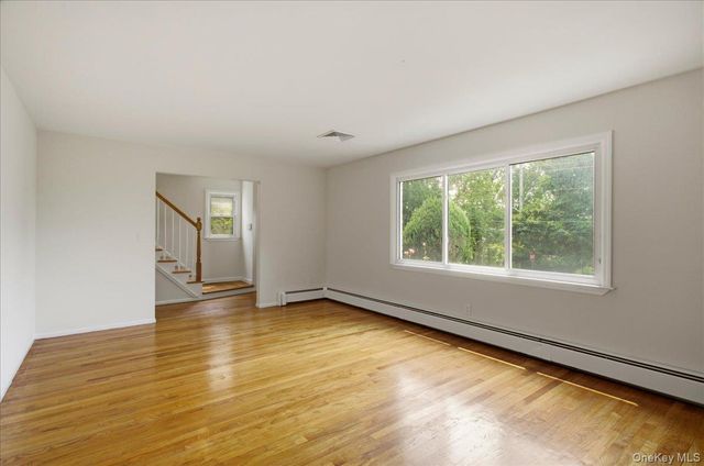 107 Lakeview Avenue, Scarsdale, NY 10583