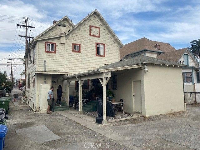 1850 W 11th, Los Angeles, CA 90006