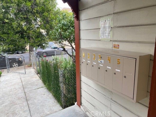 1850 W 11th, Los Angeles, CA 90006
