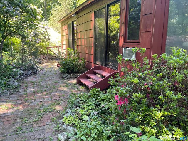11 Tubbs Spring Drive, Weston, CT 06883
