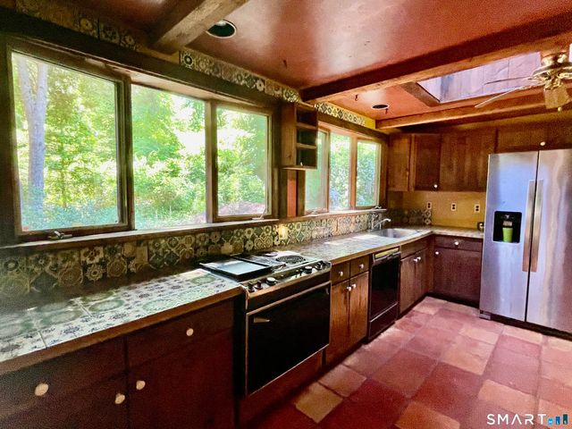 11 Tubbs Spring Drive, Weston, CT 06883