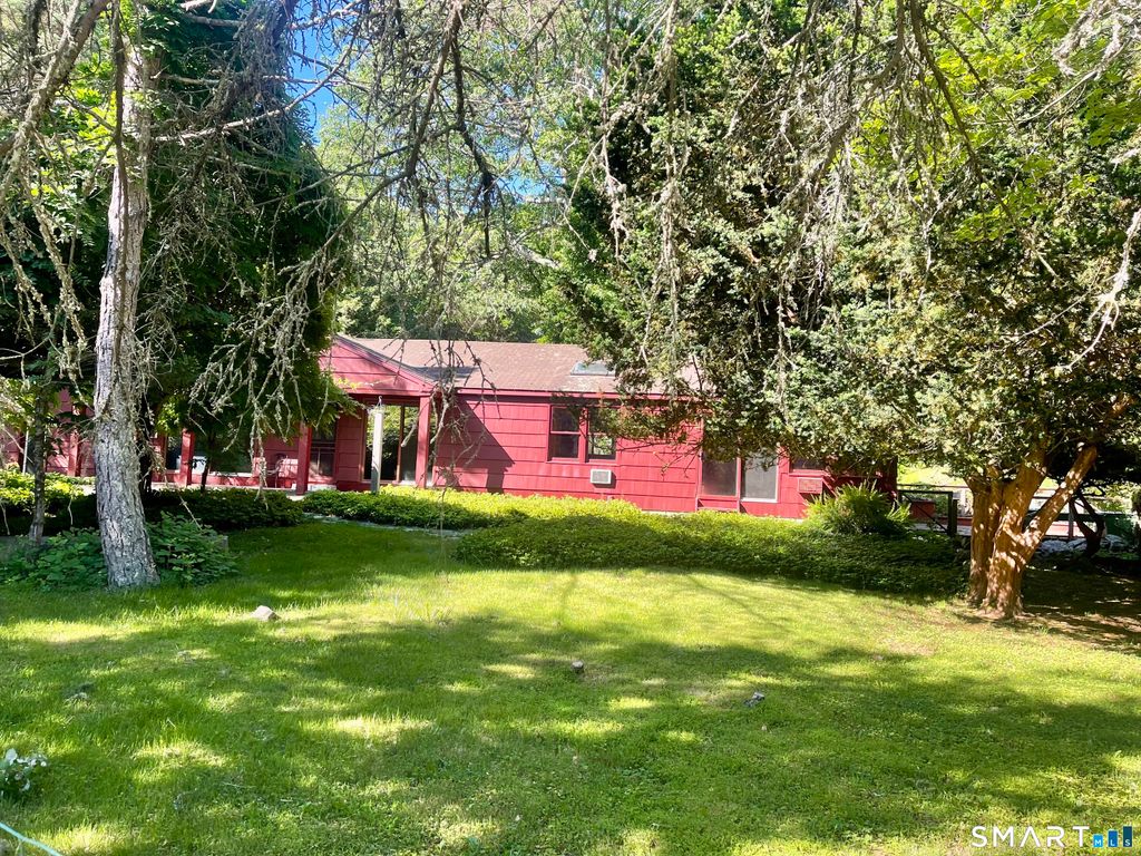 11 Tubbs Spring Drive, Weston, CT 06883
