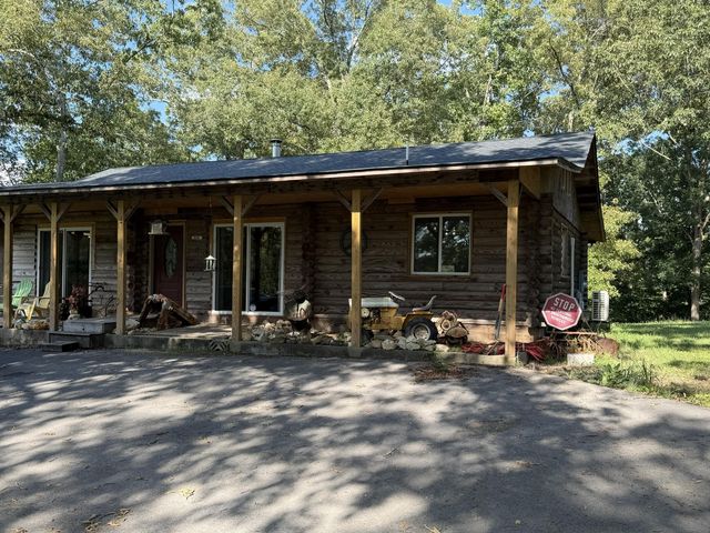 608 E Garden Farm Road, Rossville, GA 30741