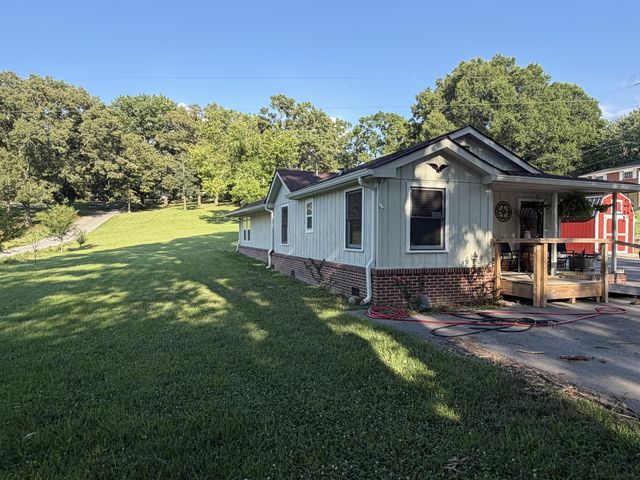 608 E Garden Farm Road, Rossville, GA 30741
