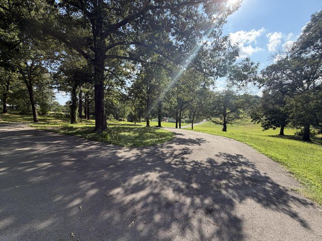 608 E Garden Farm Road, Rossville, GA 30741